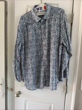 Men's Navy & White Printed Long-Sleeve Button-Down Shirt